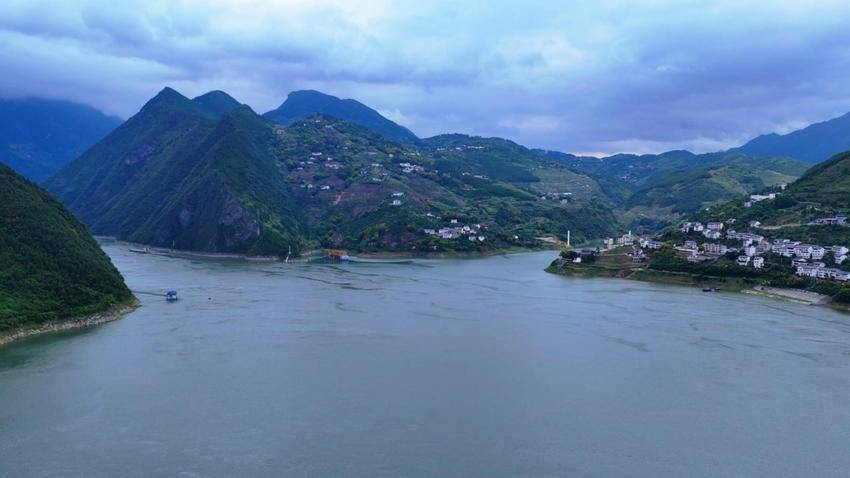 巴东：秀美山川 峡江画城
